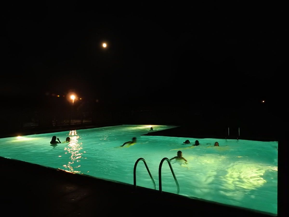 Nocturne à la piscine